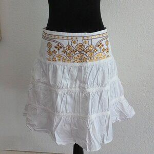 White mini skirt with embroidery and sequins - Cell- size: L